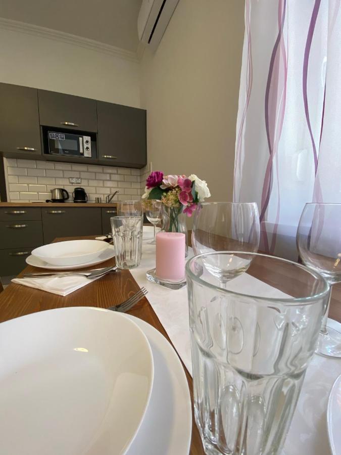 Karinthy Haz Guest House Siofok Bagian luar foto