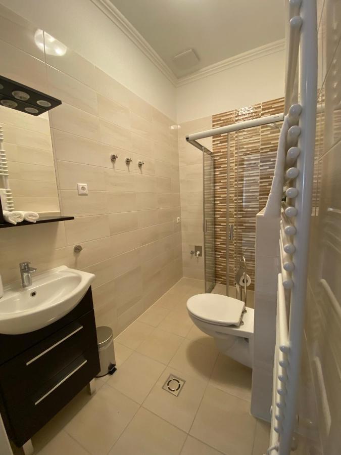 Karinthy Haz Guest House Siofok Bagian luar foto