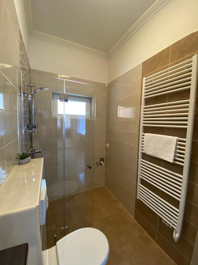 Karinthy Haz Guest House Siofok Bagian luar foto