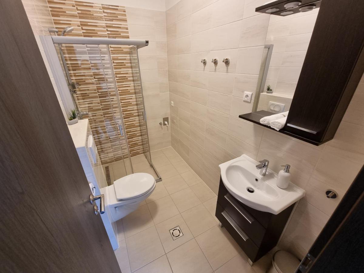 Karinthy Haz Guest House Siofok Bagian luar foto