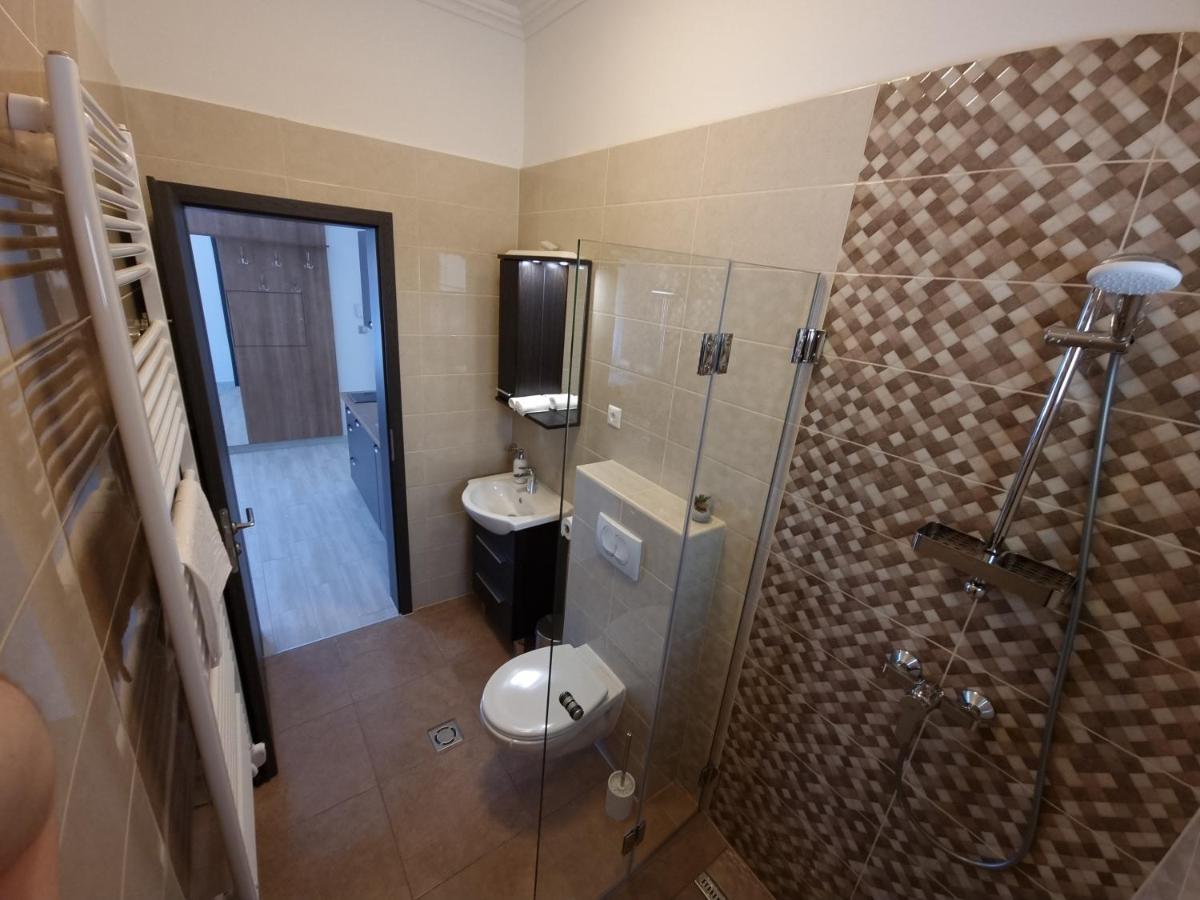 Karinthy Haz Guest House Siofok Bagian luar foto