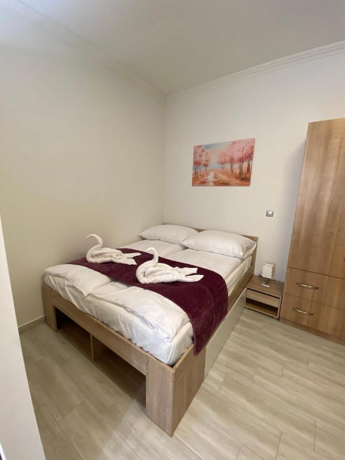 Karinthy Haz Guest House Siofok Bagian luar foto